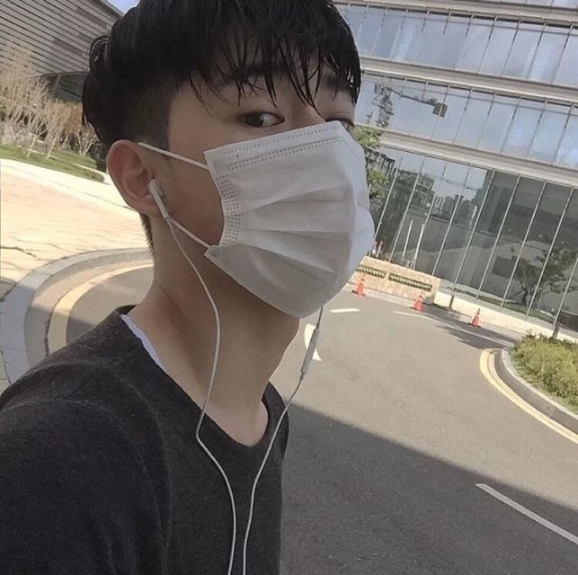 潘哲云文