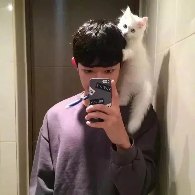 阙颖露宏