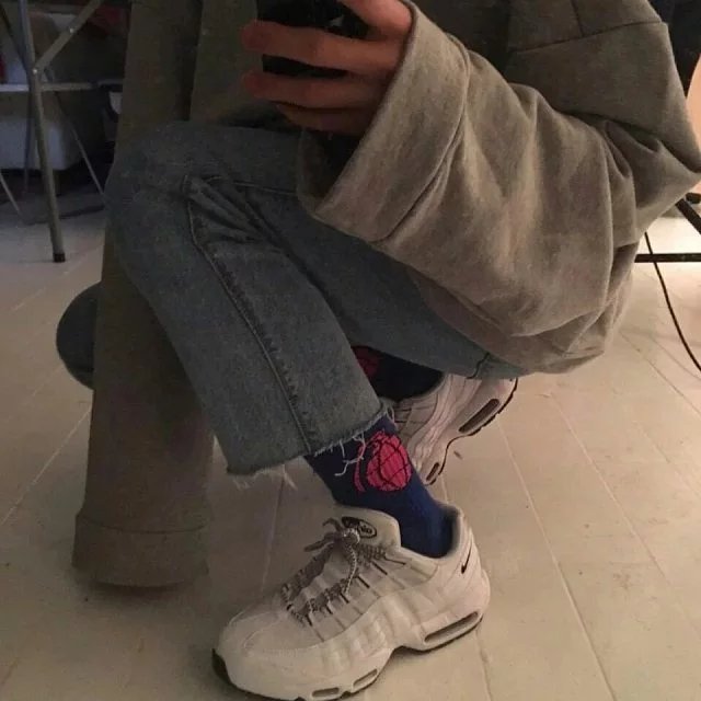 诸欣梦英