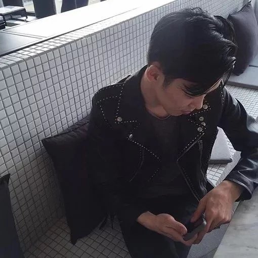 封奇轮烁